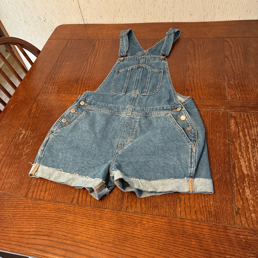 Old Navy Slouchy Denim Jean Short Overalls Women’s S Baggy Bib Overall Shorts